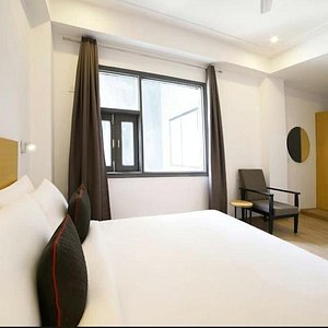 Hotel Mavens White Gurgaon Sector 52 provides comfortable room stay, delicious food and prompt service to each and every guest.