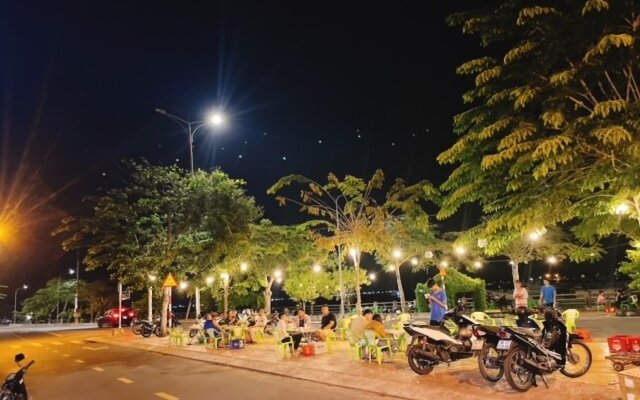Restaurant view at night