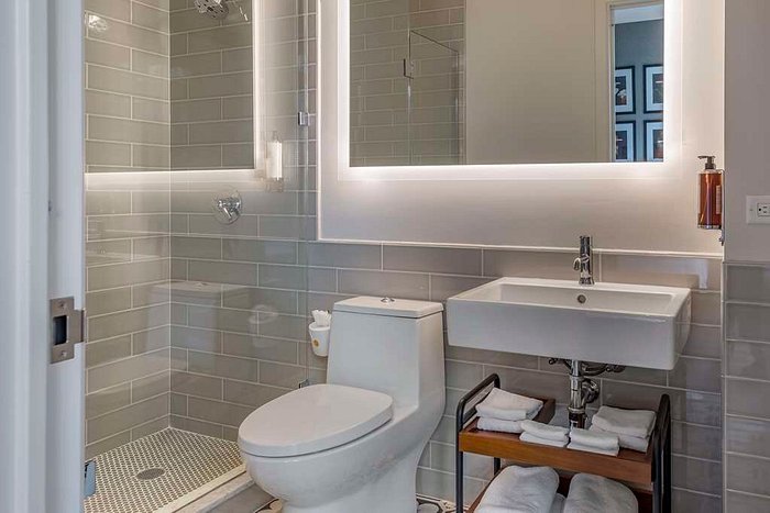 New York City Woman Finds An Entire Apartment Behind Her Bathroom Mirror.  Watch