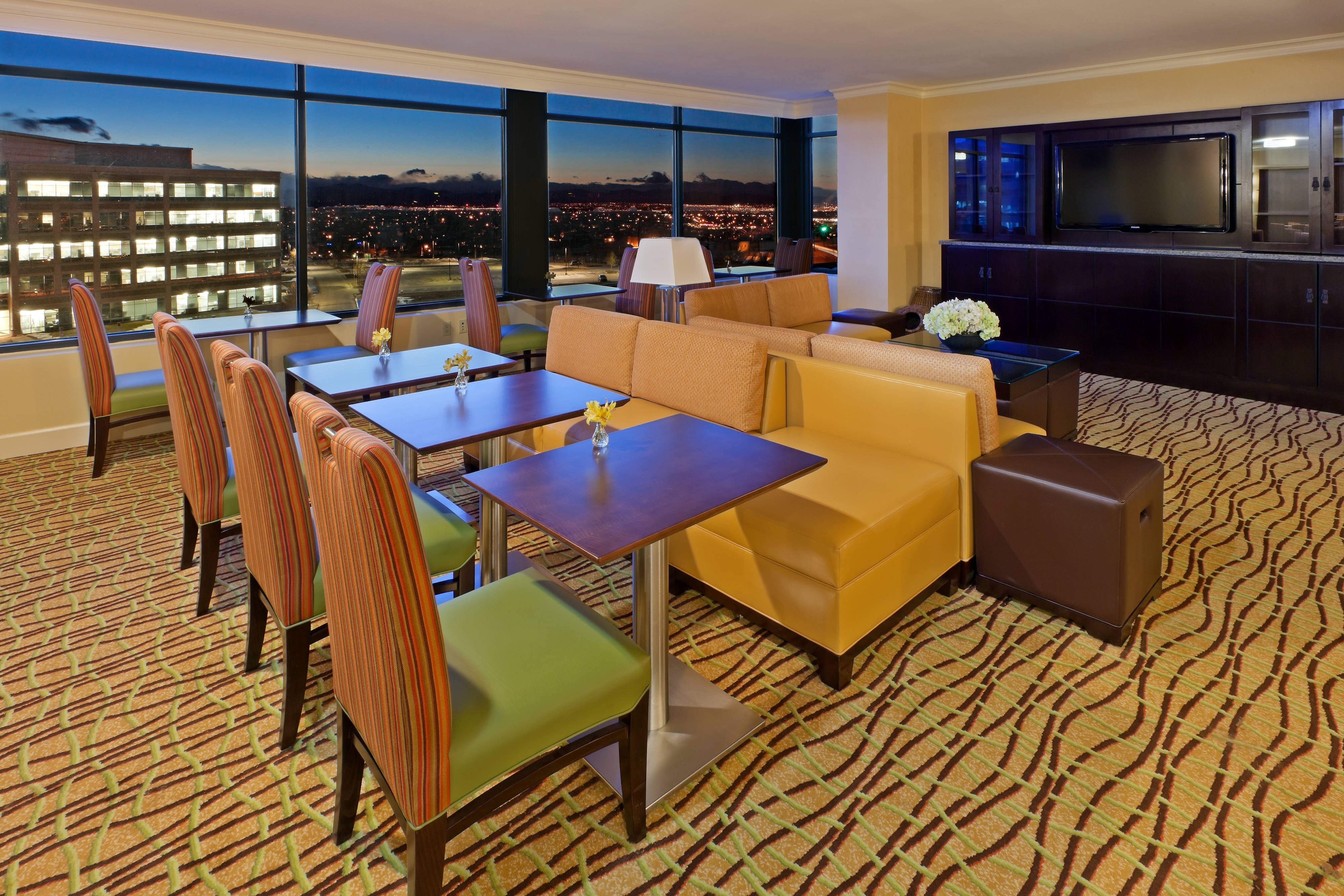 DENVER MARRIOTT SOUTH AT PARK MEADOWS 143 1 6 7 Prices Hotel   Concierge Lounge 