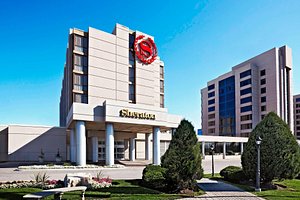 Sheraton Parkway Toronto North Hotel & Suites in Richmond Hill