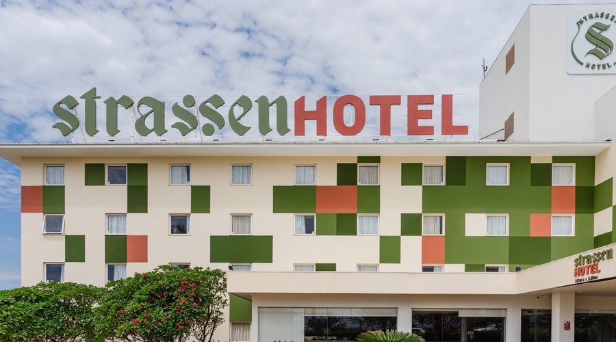 Fachada do Strassen Hotel