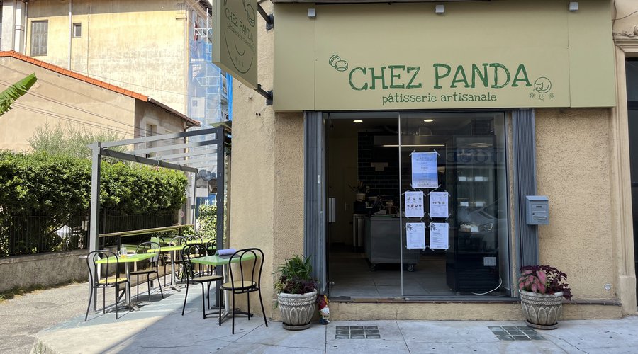Chez Panda et sa terrasse.