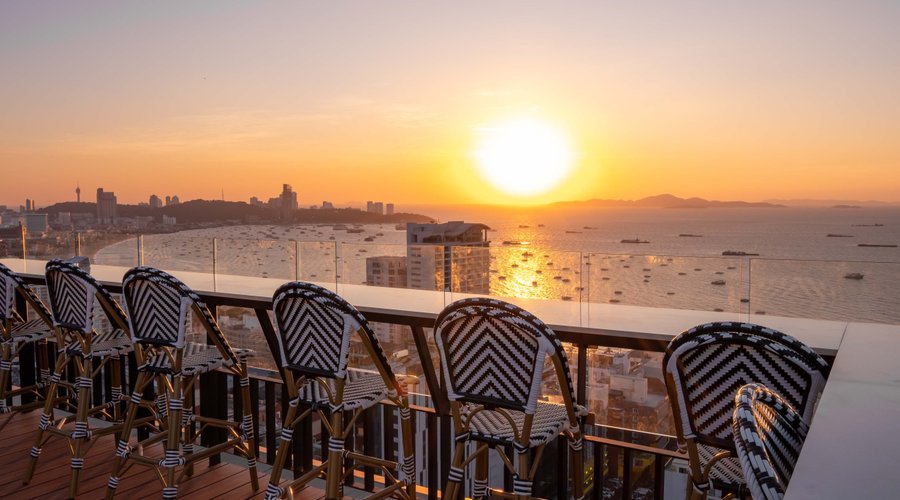 Pattaya's highest rooftop bar and only double-decker pool 27th Floor Siam@Siam Design Hotel Pattaya 