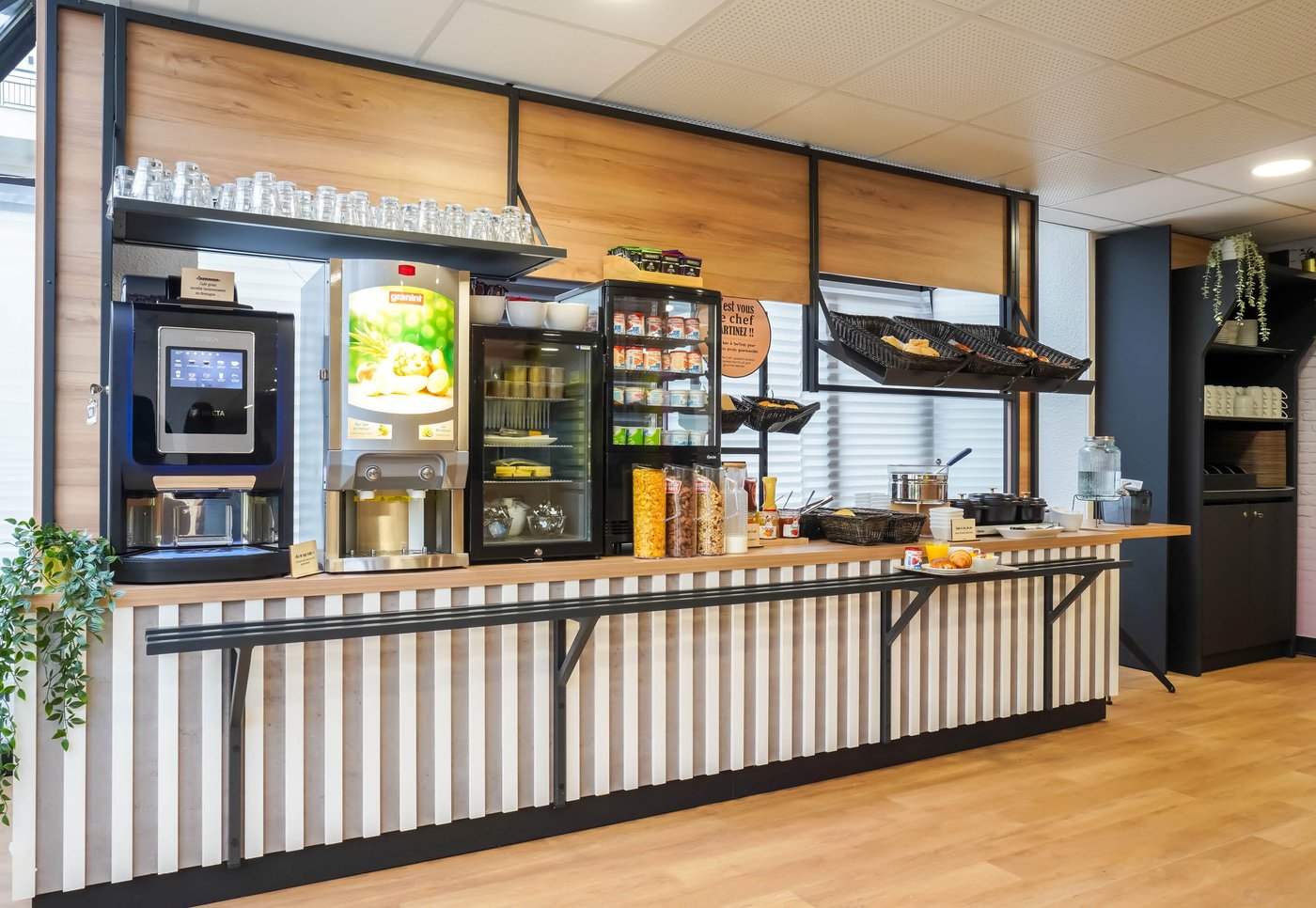 B&B HOTEL PARIS CHÂTILLON $66 ($̶8̶7̶) - Prices & Reviews - Chatillon, France B&B HOTEL PARIS CHÂTILLON $66 ($̶8̶7̶)... 