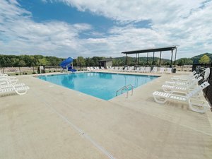 Pool & Beach