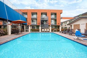 Pool & Beach