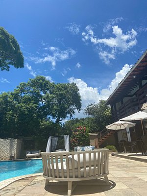 Puerta vaivén de conexión entre el cuarto y el baño de algunas  habitaciones: fotografía de Pousada Blue Marlin, Búzios - Tripadvisor