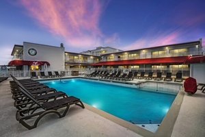 Pool & Beach