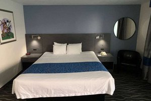 Room & Suite