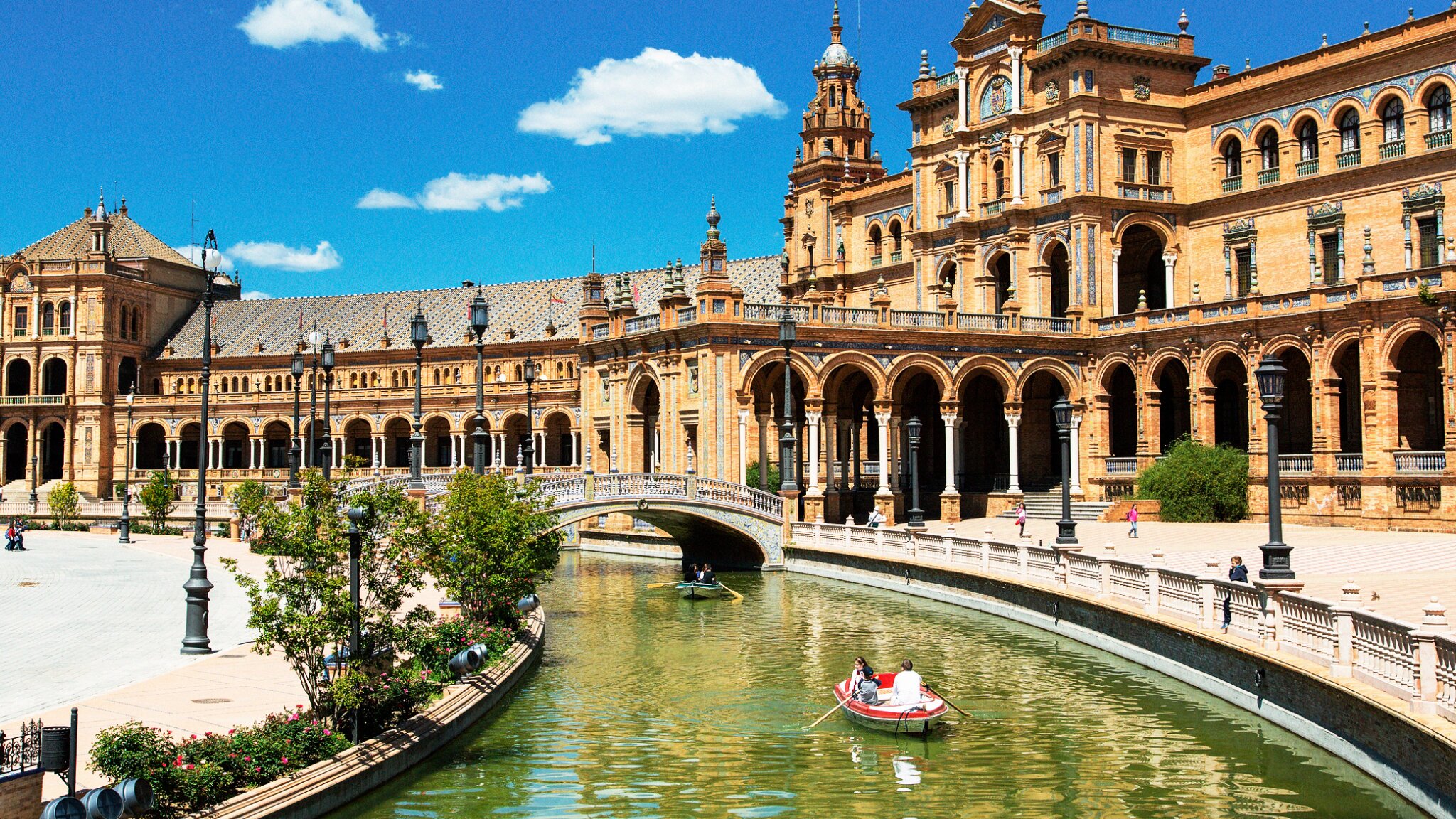 https://dynamic-media-cdn.tripadvisor.com/media/photo-o/2b/28/52/30/caption.jpg