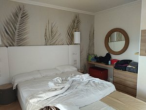 cuore di petali e brillantini sulle lenzuola in camera - Foto di Hotel  Corallo, Riccione - Tripadvisor