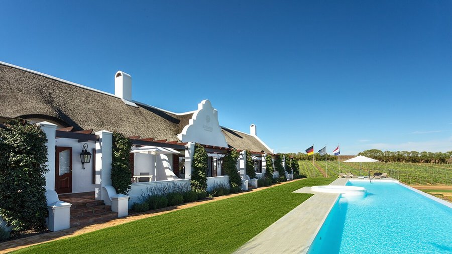 At Aaldering Luxury Lodges we raise the flag of your home country