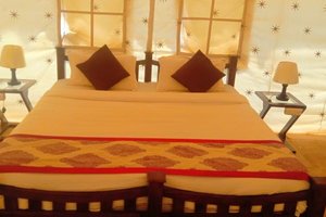 Room & Suite