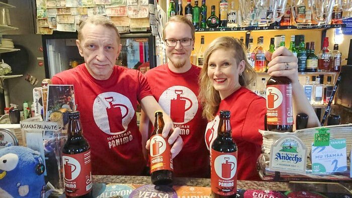 Barowners Pekka (left), Allu and Salla trying to convince you to buy Finnish craft beer :)