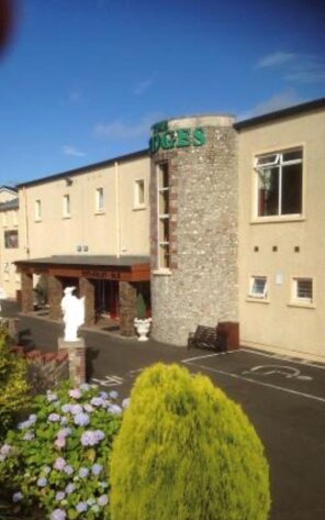 THE HEDGES HOTEL Updated 2024 Reviews Ballymoney