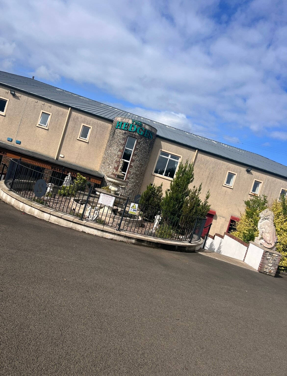 THE HEDGES HOTEL Updated 2024 Reviews Ballymoney