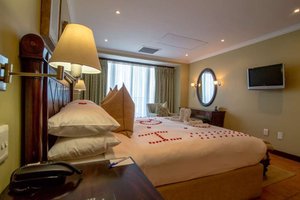 Room & Suite