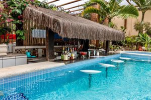 Piscina e praia