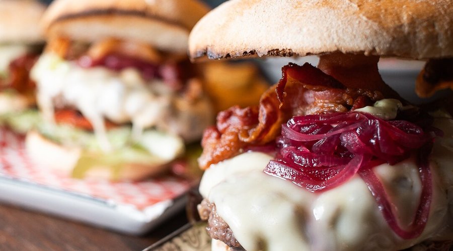venite a provare i nostri deliziosi hamburger!