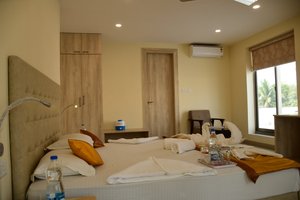 Room & Suite
