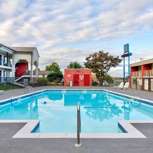 Motel Gainsville GA Pool