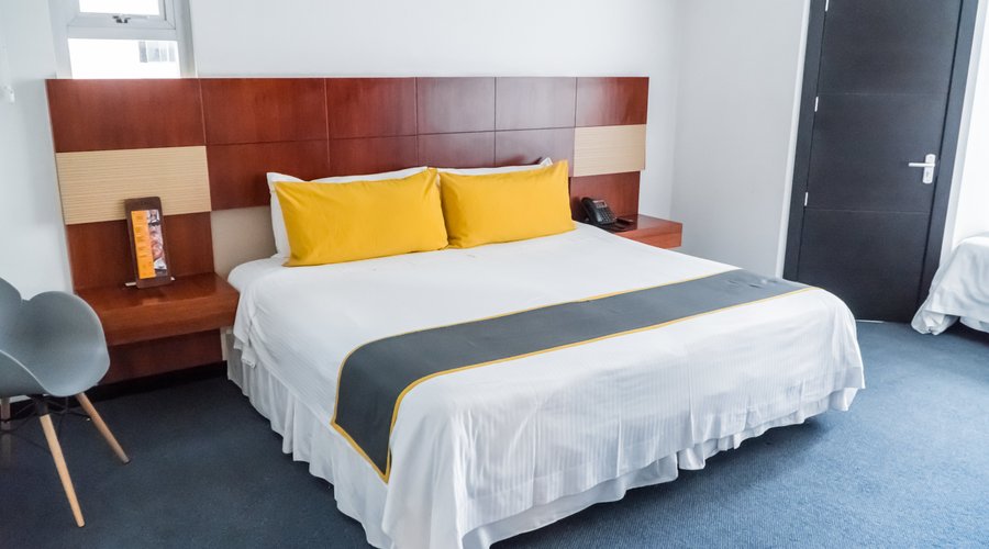 SINGLE ROOM 
