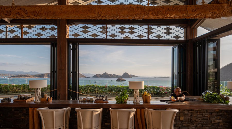 Located on AYANA Komodo's top floor to maximize majestic ocean views, Mesa Bar is our island interpretation of the quintessential hotel lobby bar.