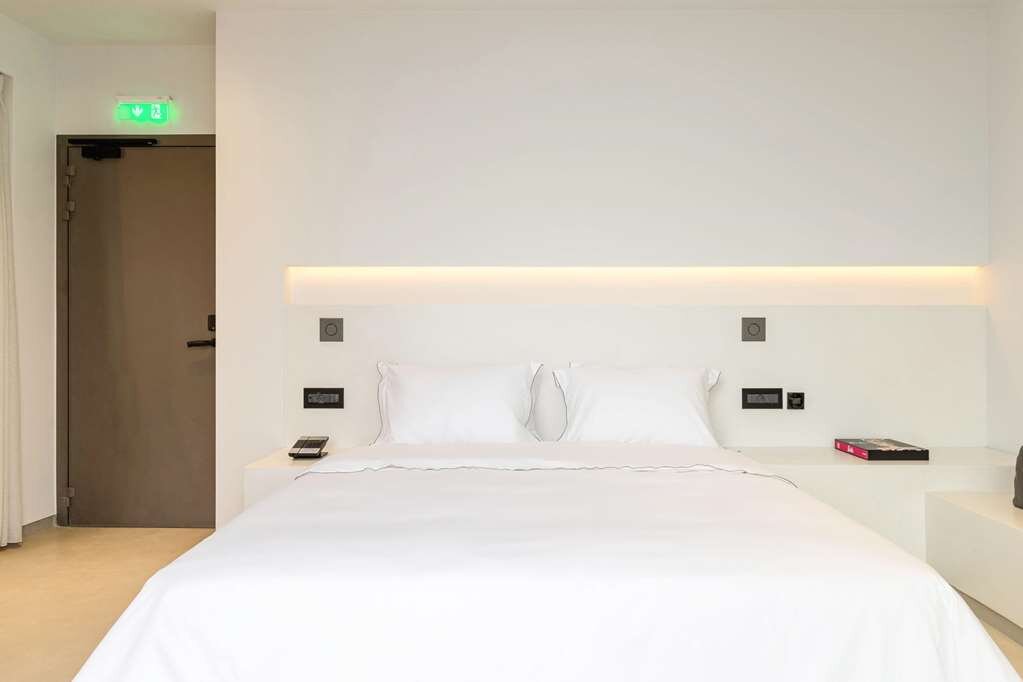 Hotel photo 40 of White Coast Pool Suites.
