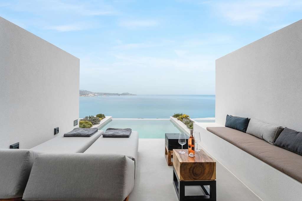 Hotel photo 36 of White Coast Pool Suites.