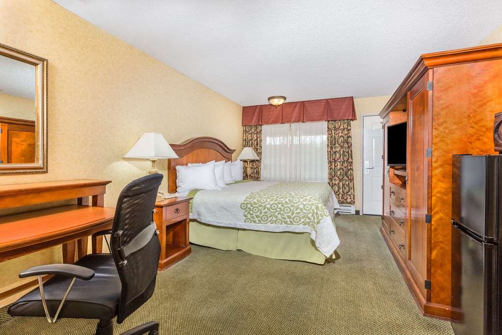 Hotel photo 9 of Days Inn Klamath Falls.