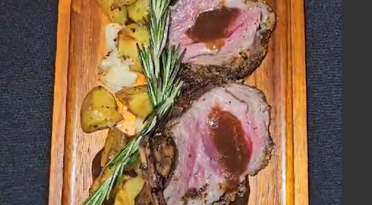 LIP SMACK’N LAMB