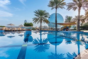 Pool & Beach