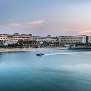 Al Raha Beach Hotel Exterior