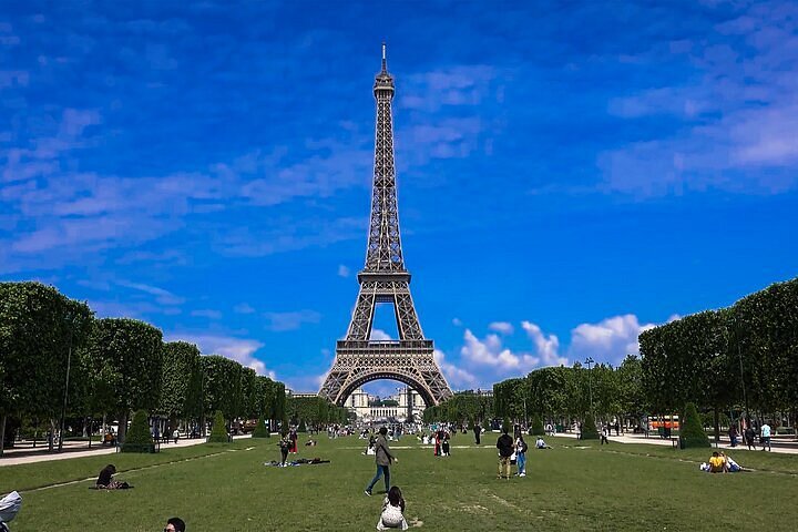 2024 Torre Eiffel en Ascensor, Vistas Espectaculares de la Ciudad