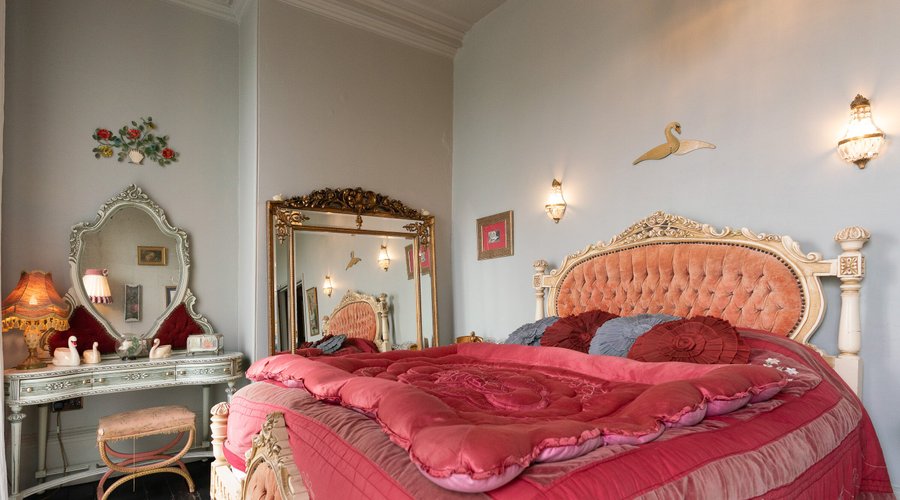 La Rosa bedroom