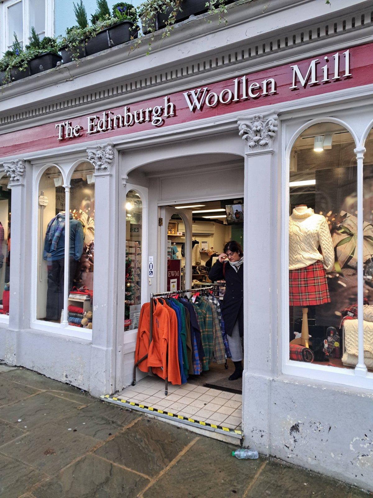 The Edinburgh Woollen Mill, Виндзор: лучшие советы перед посещением -  Tripadvisor