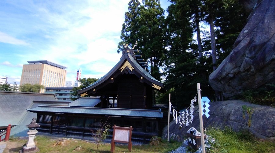 本殿も立派です