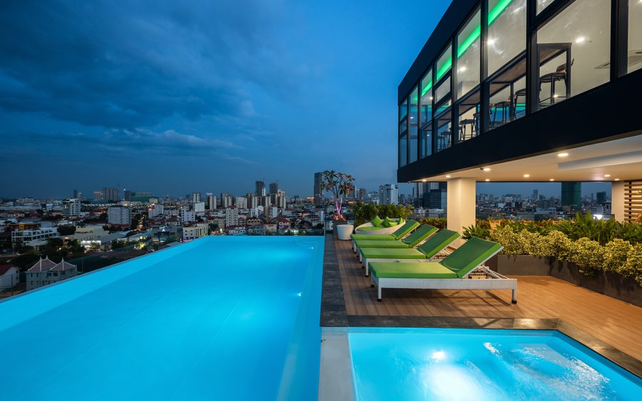 Rooftop Swimming Pool