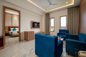Room & Suite