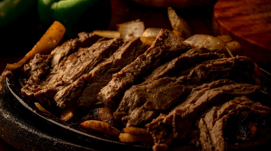 From the grill to the table: Discover the pleasure of sharing unforgettable moments and flavors at Fajita Banana. 🥩 #FajitaBanana