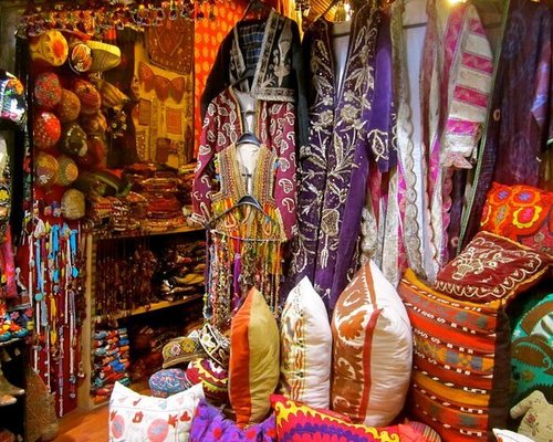 Luxor Reimagined: Tailored Tours for American Visitors to Egypt - Shopping in Luxor