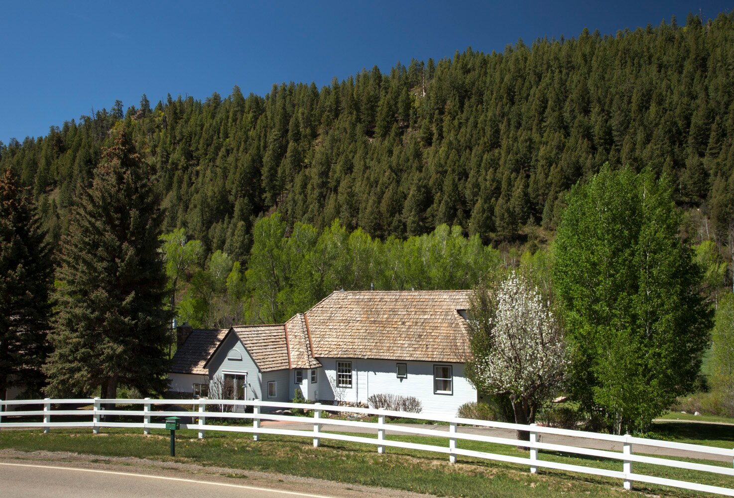 ANTLERS ON THE CREEK BED & BREAKFAST - Updated 2024 Prices & B&B ...