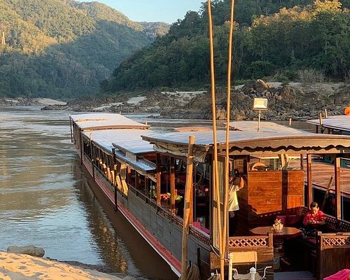 Taking the Slow Boat Down the Mekong River – Earth Trekkers