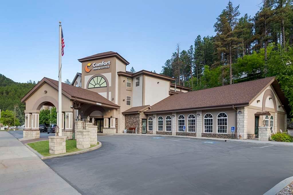 COMFORT INN & SUITES MT. RUSHMORE - Prices & Hotel Reviews (Keystone, SD)