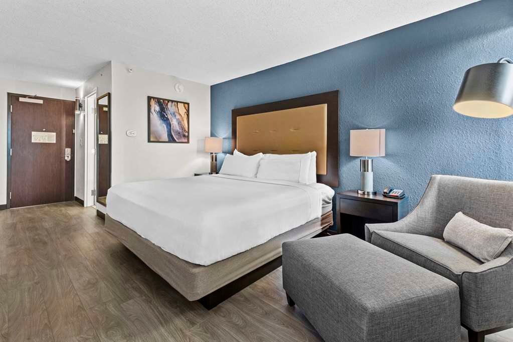 DOUBLETREE BY HILTON RALEIGH MIDTOWN 119 1 5 2 Updated 2024   Guest Room 