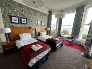 Room & Suite