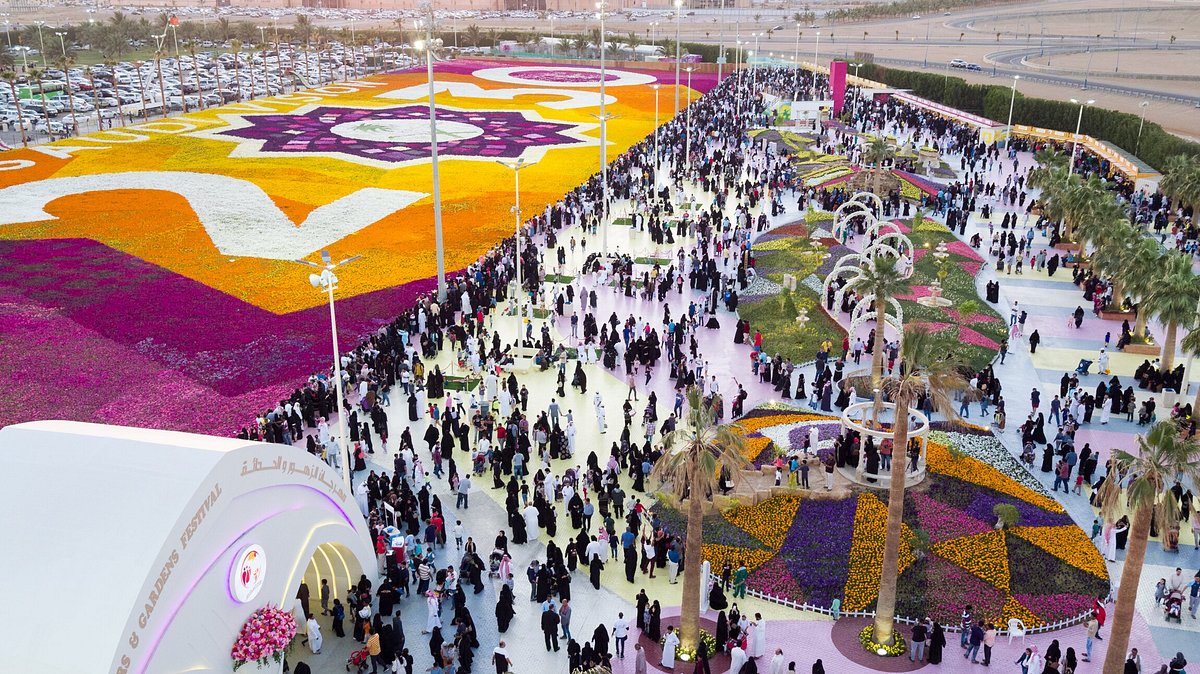 Top 9 Reasons Why You Should Visit Yanbu Flower Festival 2019 – Food and  Travel Moments