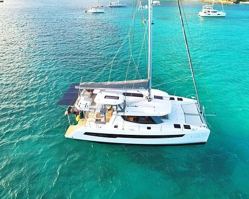 private yacht charter n.v