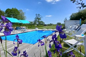 Pool & Beach